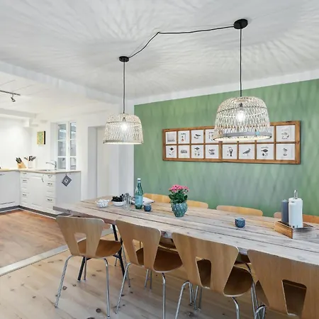 Holiday home Lovely In With Kitchen