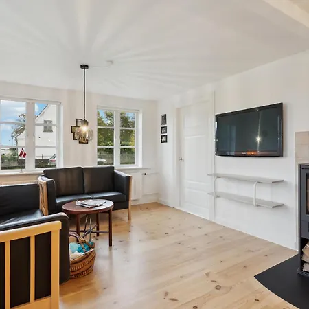 Holiday home Lovely In With Kitchen *