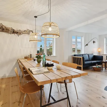 Lovely In With Kitchen Holiday home *
